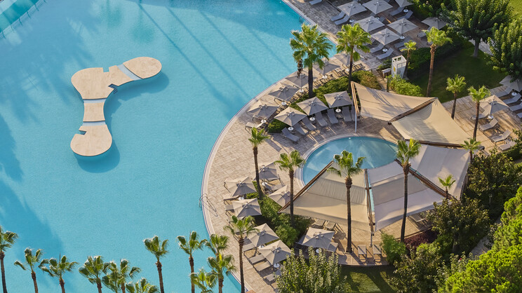 Lara Barut Collection